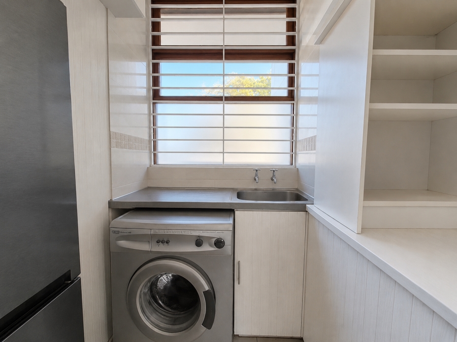 1 Bedroom Property for Sale in Wynberg Upper Western Cape